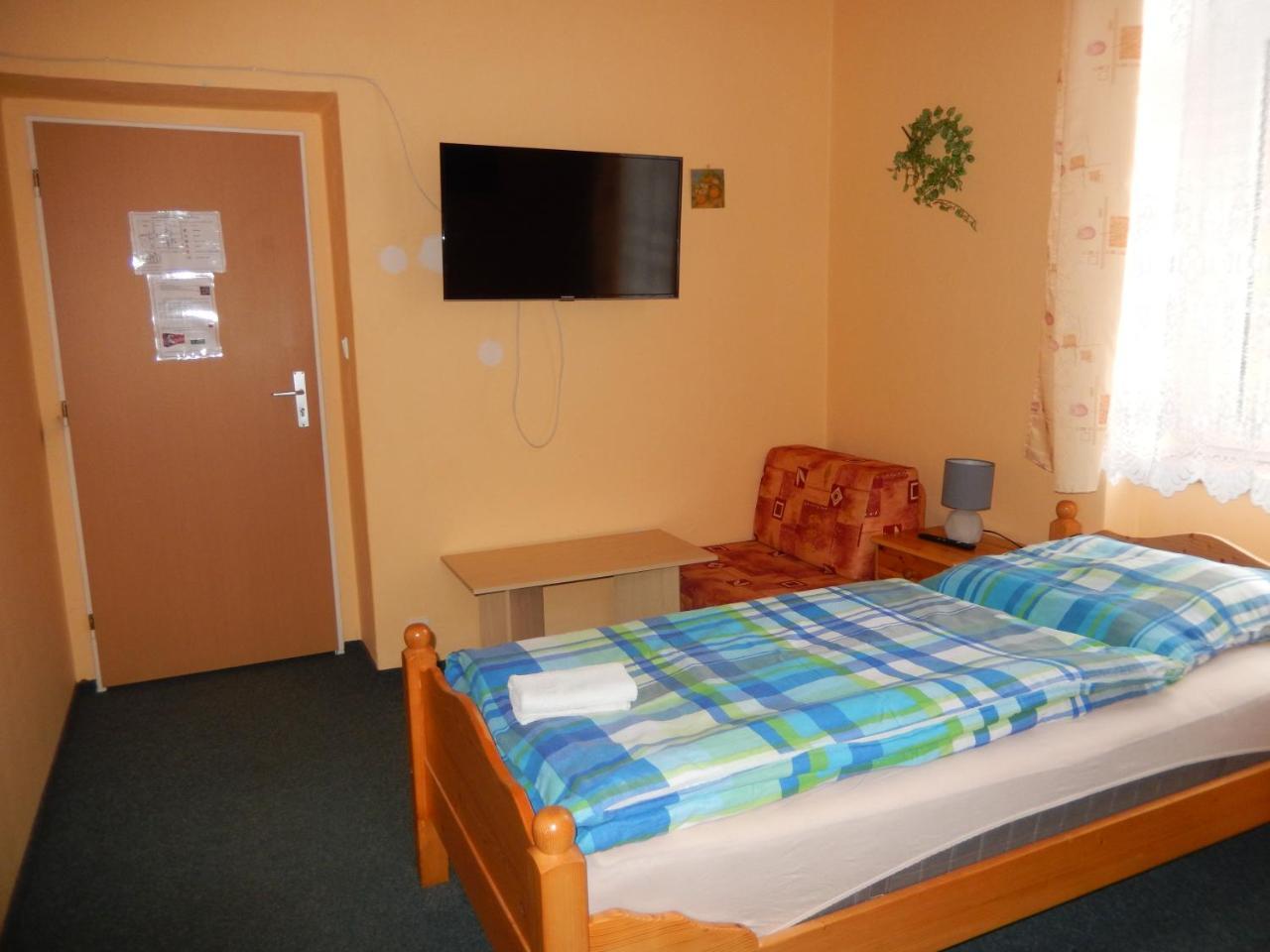 Hotel Penzion Manetin U Sv. Barbory Exterior foto